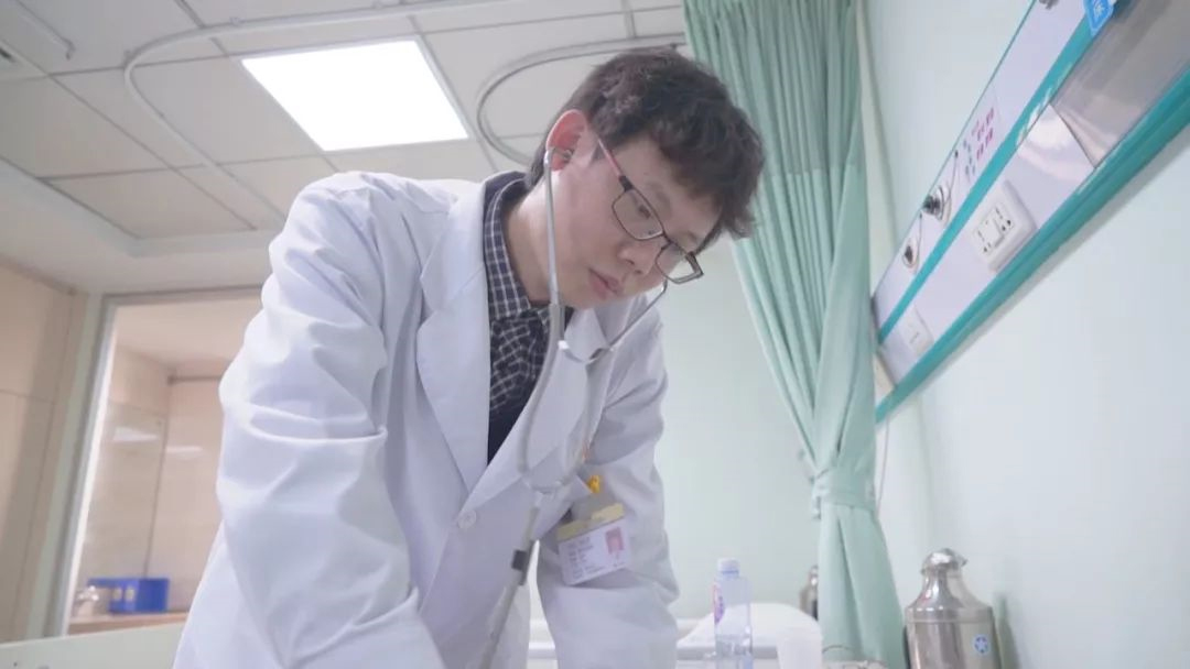 盡職盡責(zé)好醫(yī)生，他是心血管病患者的“生命守護(hù)神”