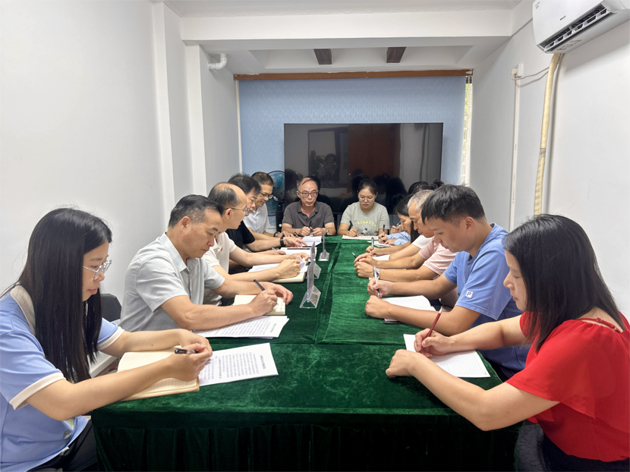 市總工會(huì)調(diào)研組到萬秀區(qū)、長(zhǎng)洲總工會(huì)指導(dǎo)交流工會(huì)工作